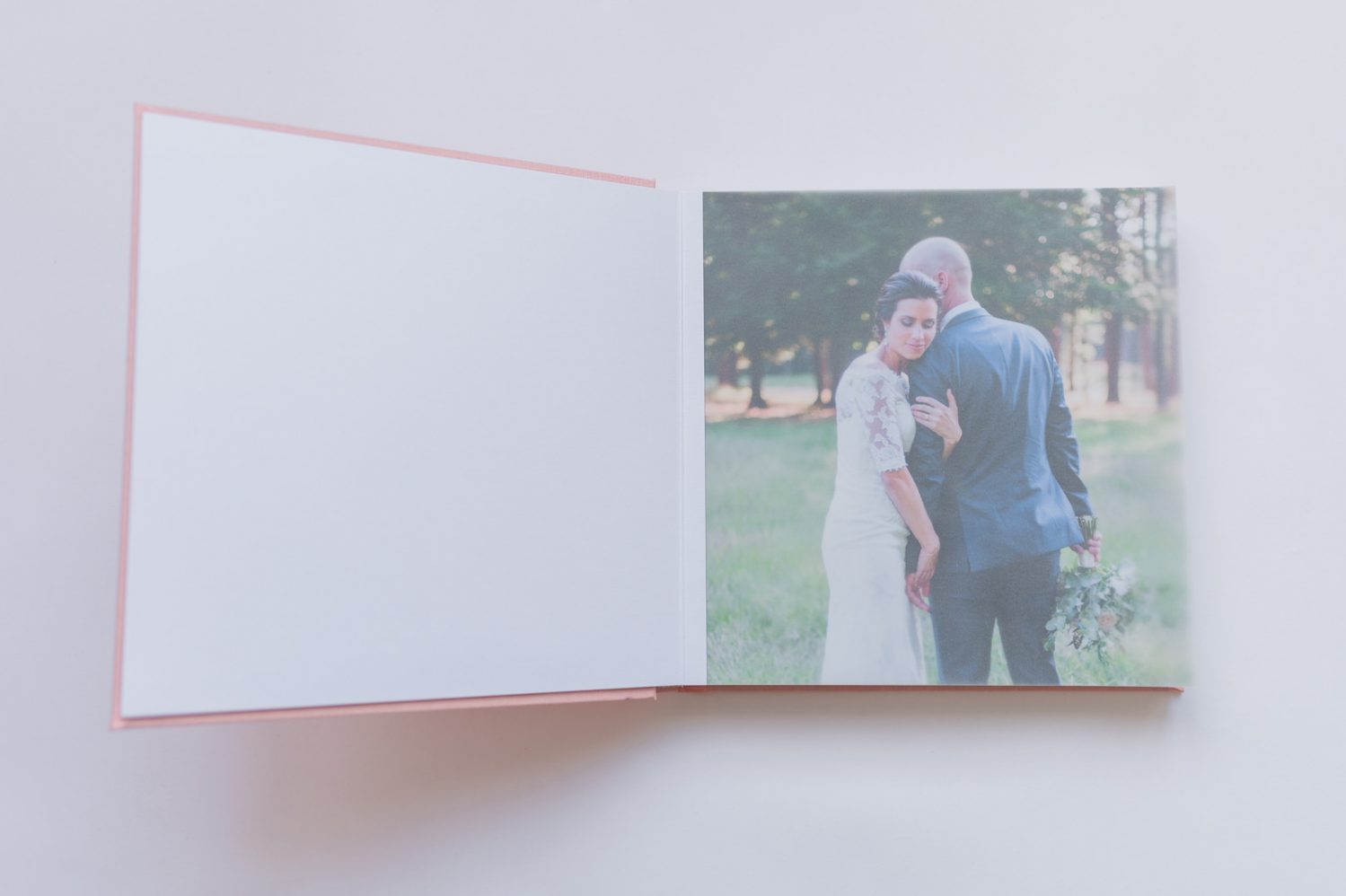 page-papier-velum-album-mariage-Nadine-Gregoire-Photographe